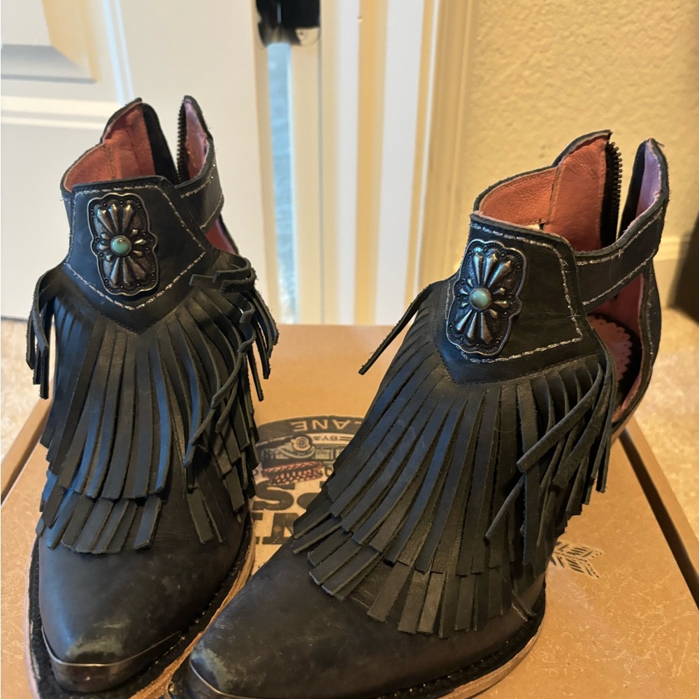 Junk Gypsy by Lane - Kiss Me at Midnight - size 9